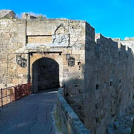 Paris Szálloda *